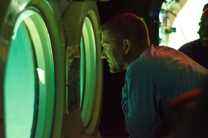 Atlantis Submarines Night Tour - What the night setting adds