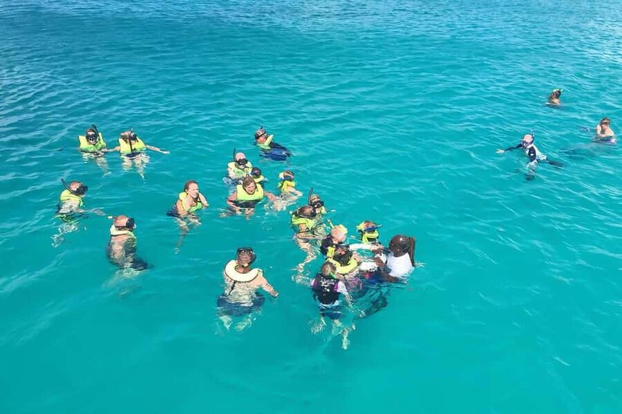 Bridgetown: Carlisle Bay Turtle and Shipwreck Boat Cruise - Key points at a glance