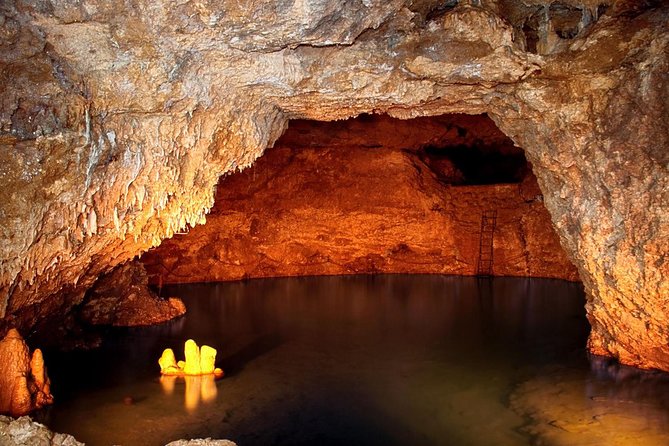 Harrison's Cave Tour from Bridgetown - A short stop for shopping after the cave